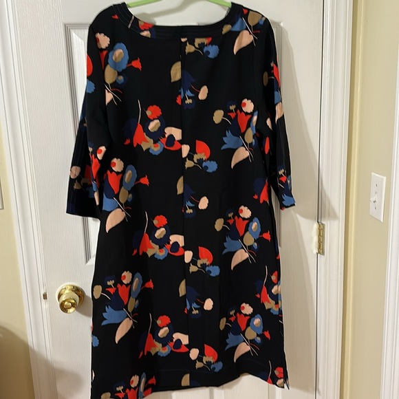 Boden size 14 L black dress with flower prints gray condition - Picture 4 of 4